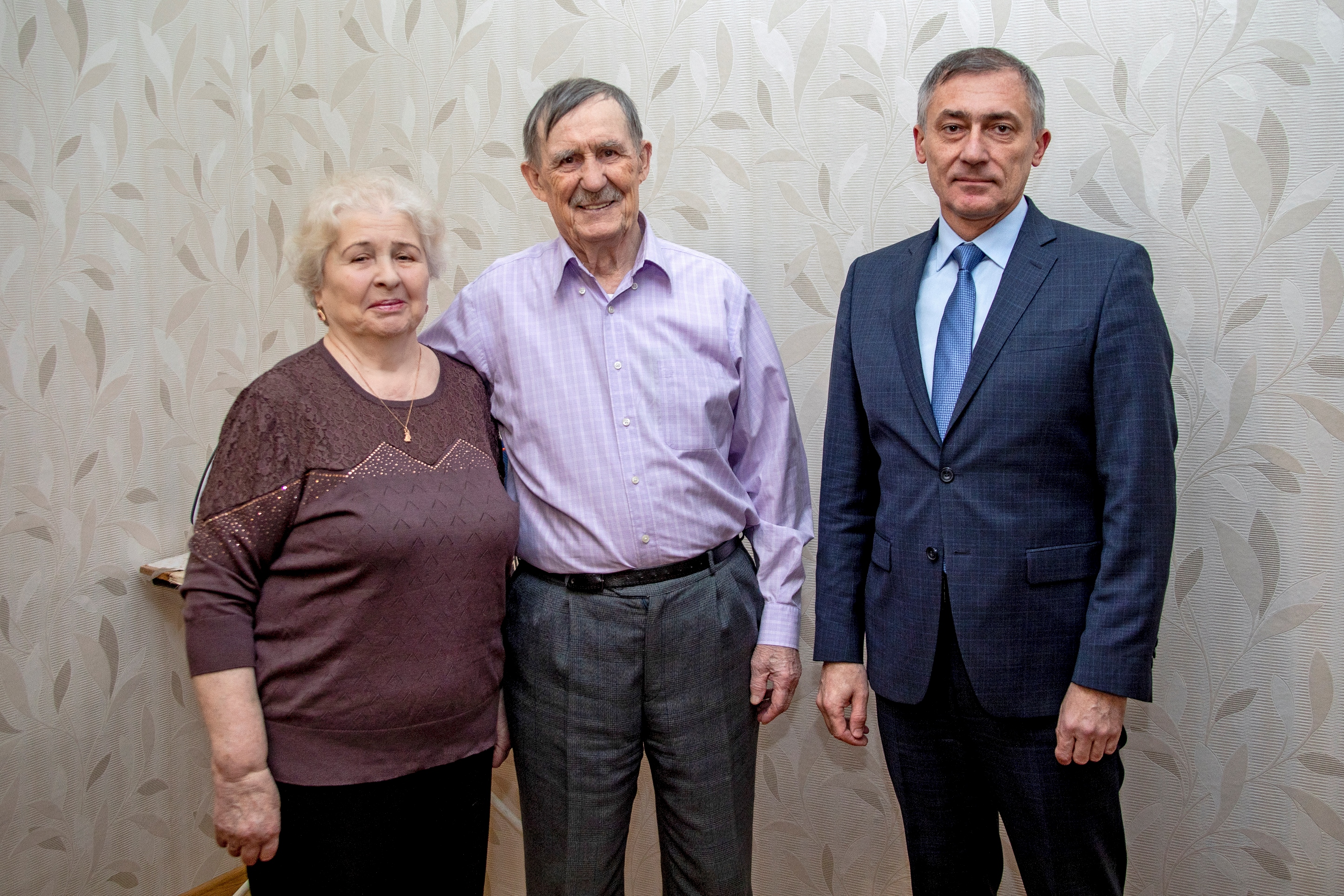 Почетный гражданин Таймыра Михаил Дегтярев принимал поздравления с 87-летием.